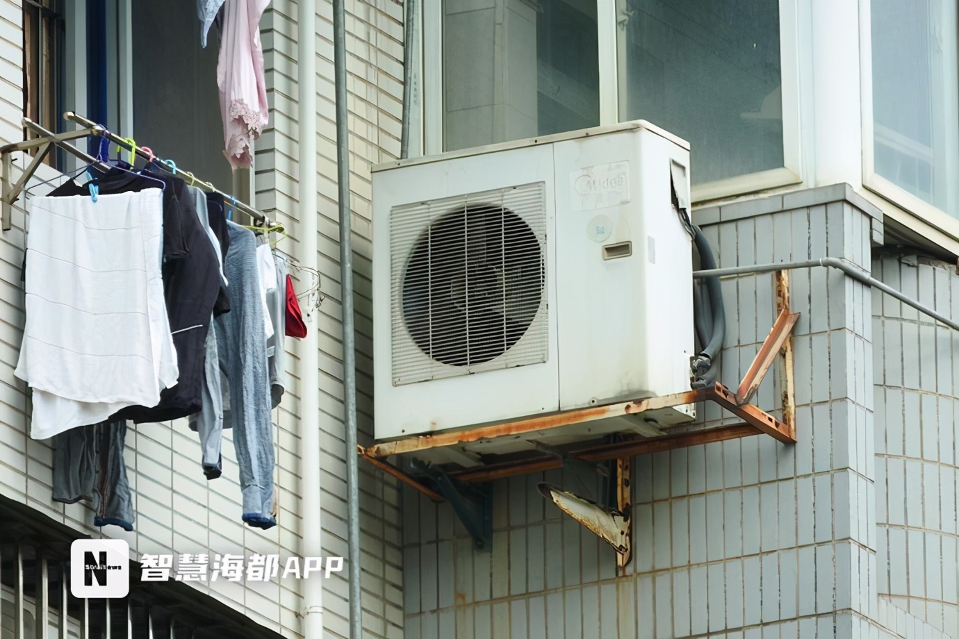 空调室外机支架锈蚀怎么处理,空调外机支架锈蚀严重导致的事故