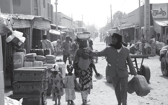 中国维和部队士兵驻非洲马里战地日记：中国国足怎么输给了马里？