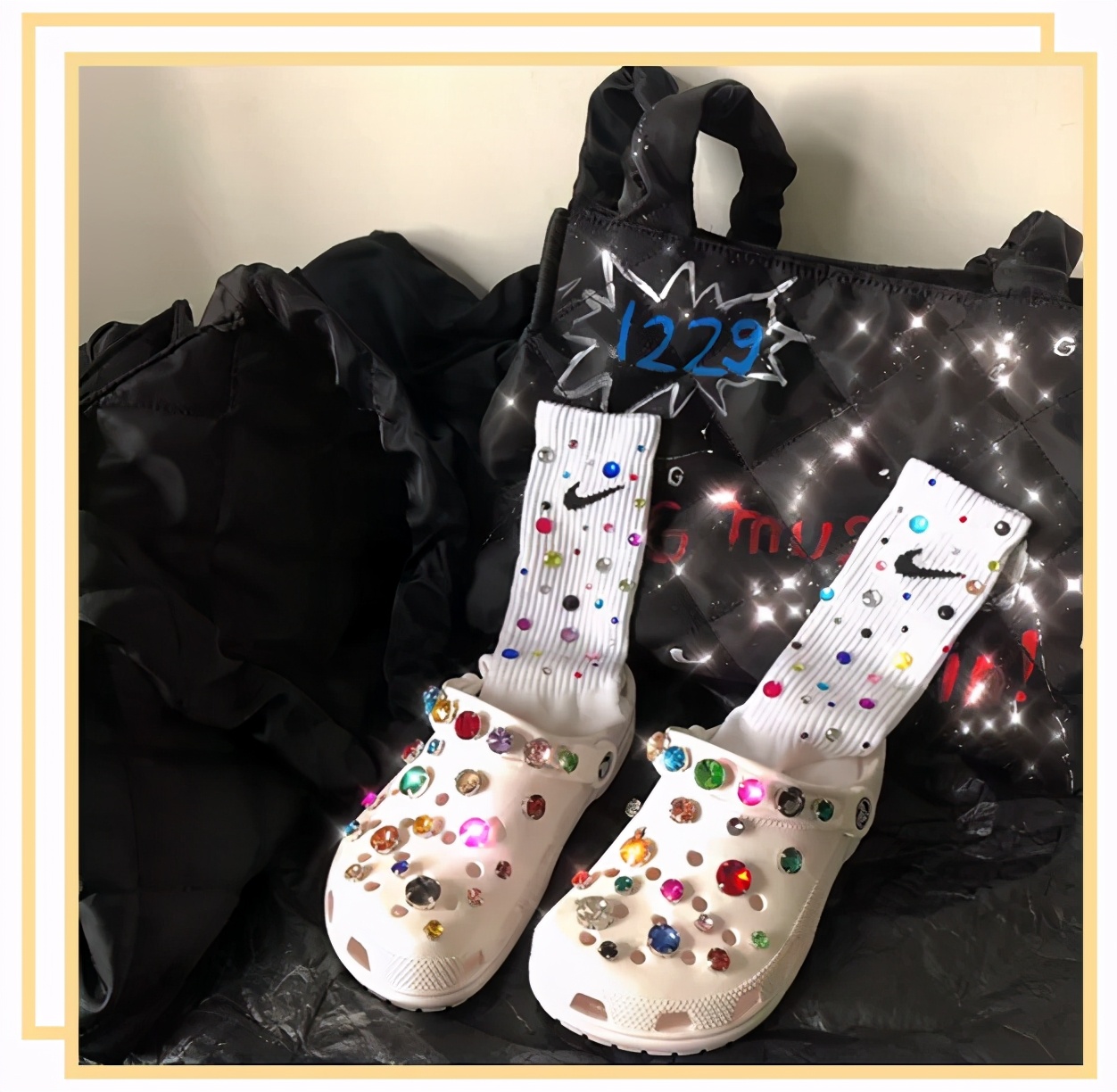 今年突然很火的一双鞋子,这双鞋子再爆新配色