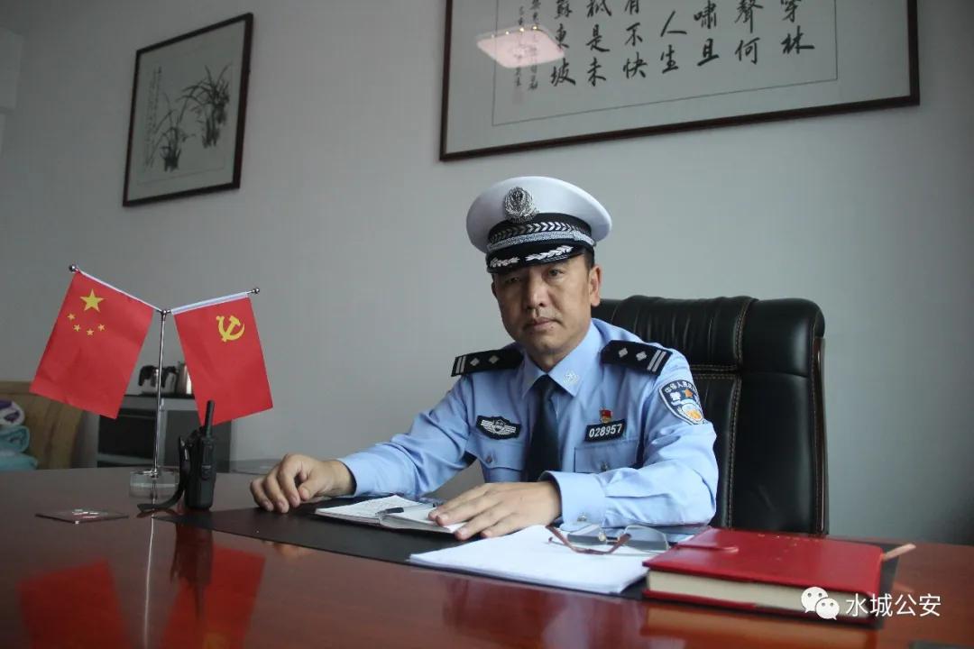 特警的青春剧,警察青春视频