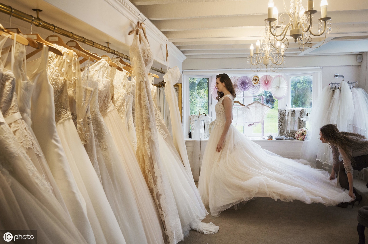 婚礼经典主持词,婚礼司仪主持词15篇