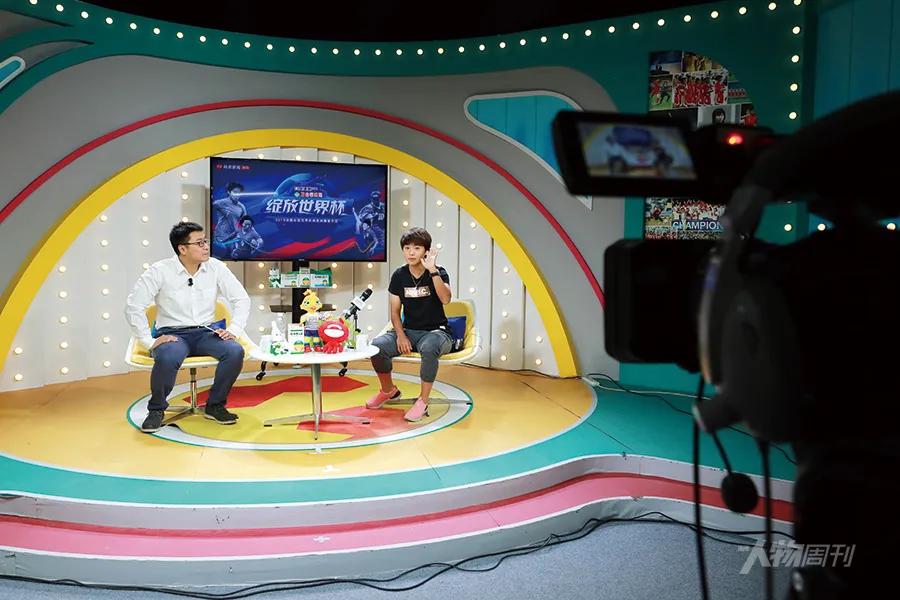 女足采访偶像,中国女足王霜最近视频采访