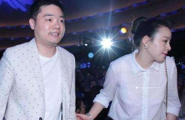 丁俊晖不打台球做瑜伽？首秀赢得老师夸赞，引起广大网友们热议