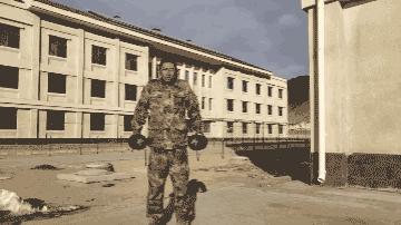 只要哑铃就够了1套动作锻炼全身,一对哑铃练全身二十七个动作图片