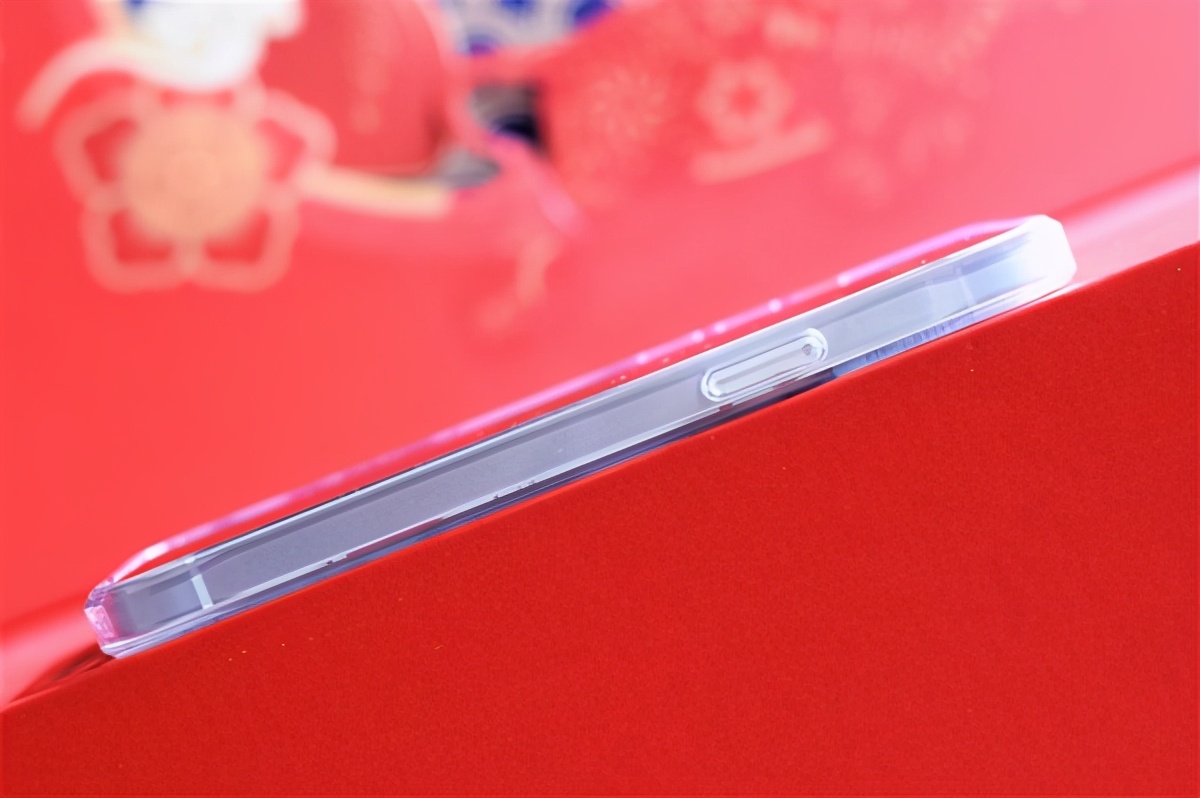 iphone12pro皮革保护套,iphone12或将搭配新保护壳