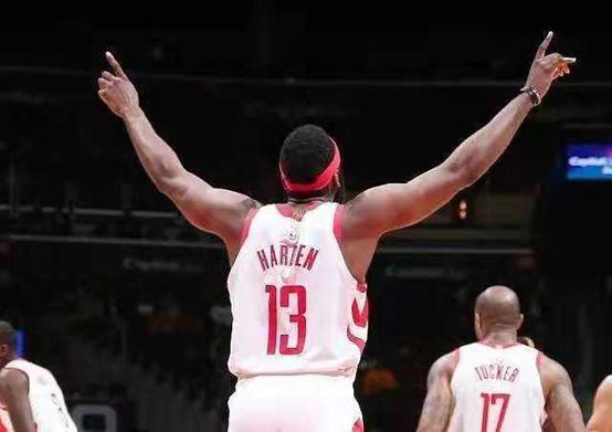 火箭队三巨头联手狂砍96分,安东尼单场狂砍99分击败热火