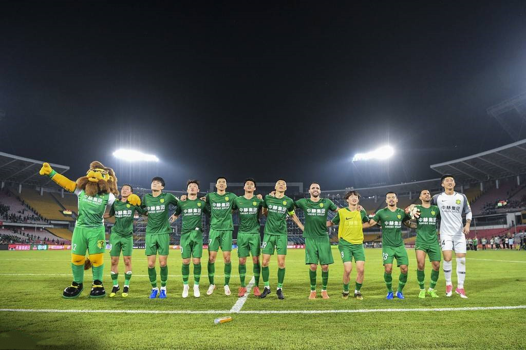 一夜之间四大皆空，连续3年半程崩盘，北京国安的问题出在哪？