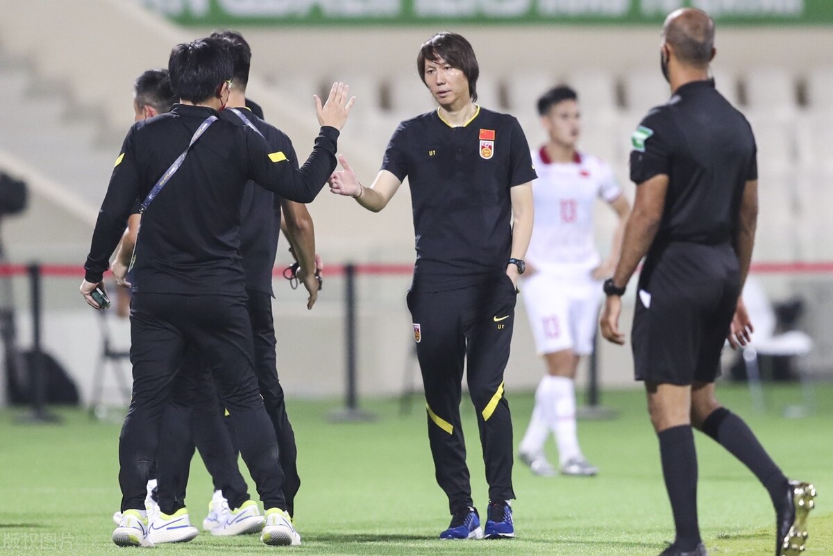 拆东墙补西墙，漏洞却越来越大！12强赛决战沙特，3场比赛丢了6球的国足，扎紧篱笆加固防线已成当务之急