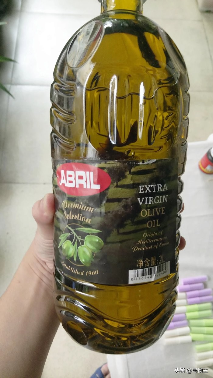 自制薄荷润唇膏简单教程,技能改变生活教程