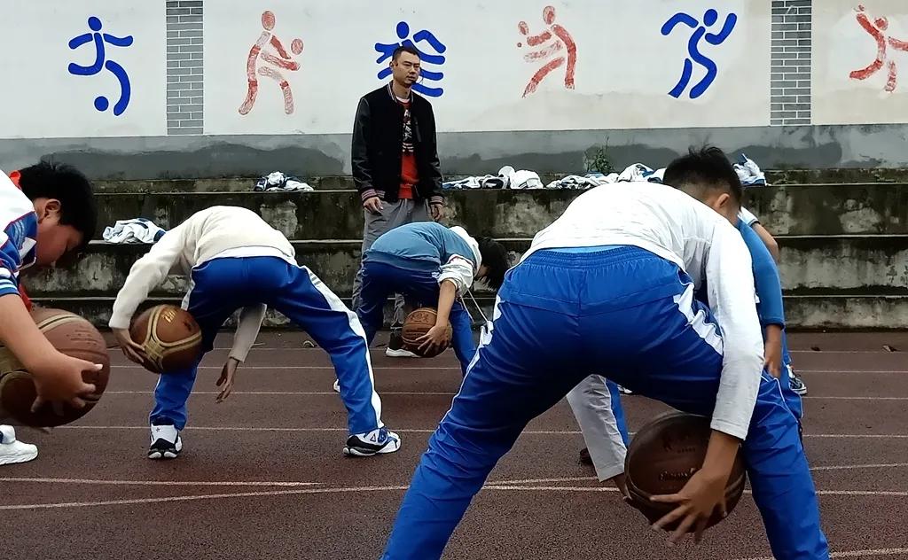 李冰中学都江堰艺术节,都江堰李冰学校文化