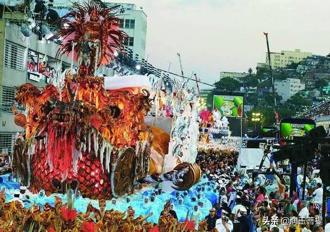 足球巴西队桑巴舞,巴西桑巴表演视频