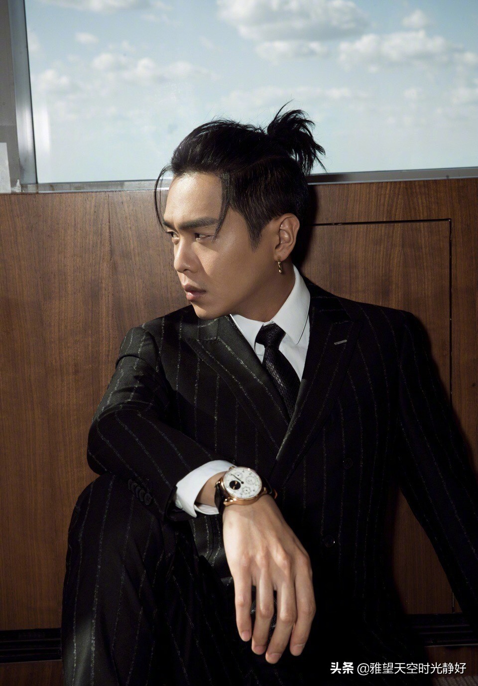 痞帅风男明星壁纸黑色,黑色西装壁纸