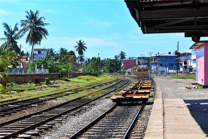斯里兰卡海上小火车航拍,宫崎骏的斯里兰卡的小火车