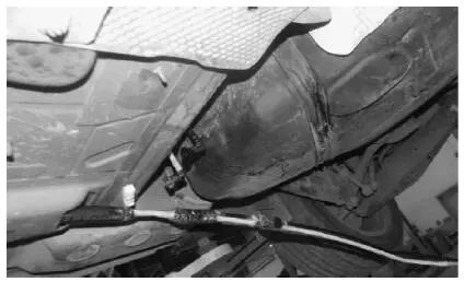 迈腾踩油门有异响滋滋声,迈腾油门共振怎么调节