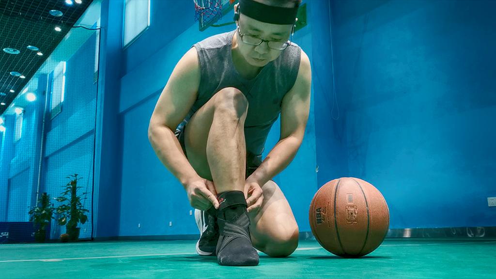 迈克达威护踝4303和4305区别,迈克达威4305护踝实战