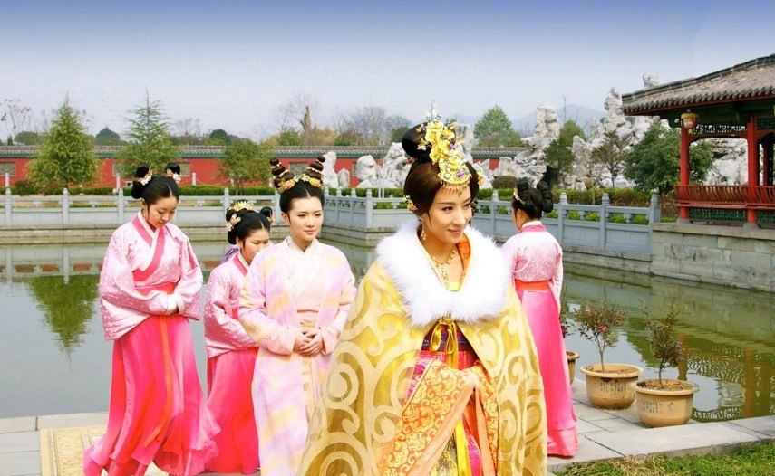 谁说皇恩难持久？因为恋母情结，他的恩宠只给了一个女人