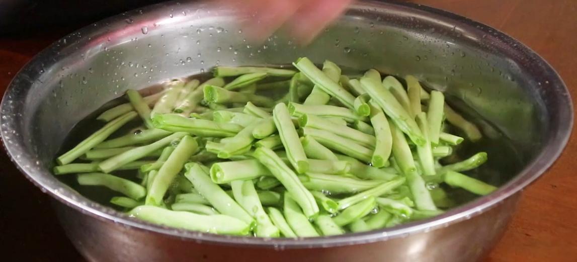干煸四季豆的家常做法简单易学,干煸四季豆怎么做才好吃简单