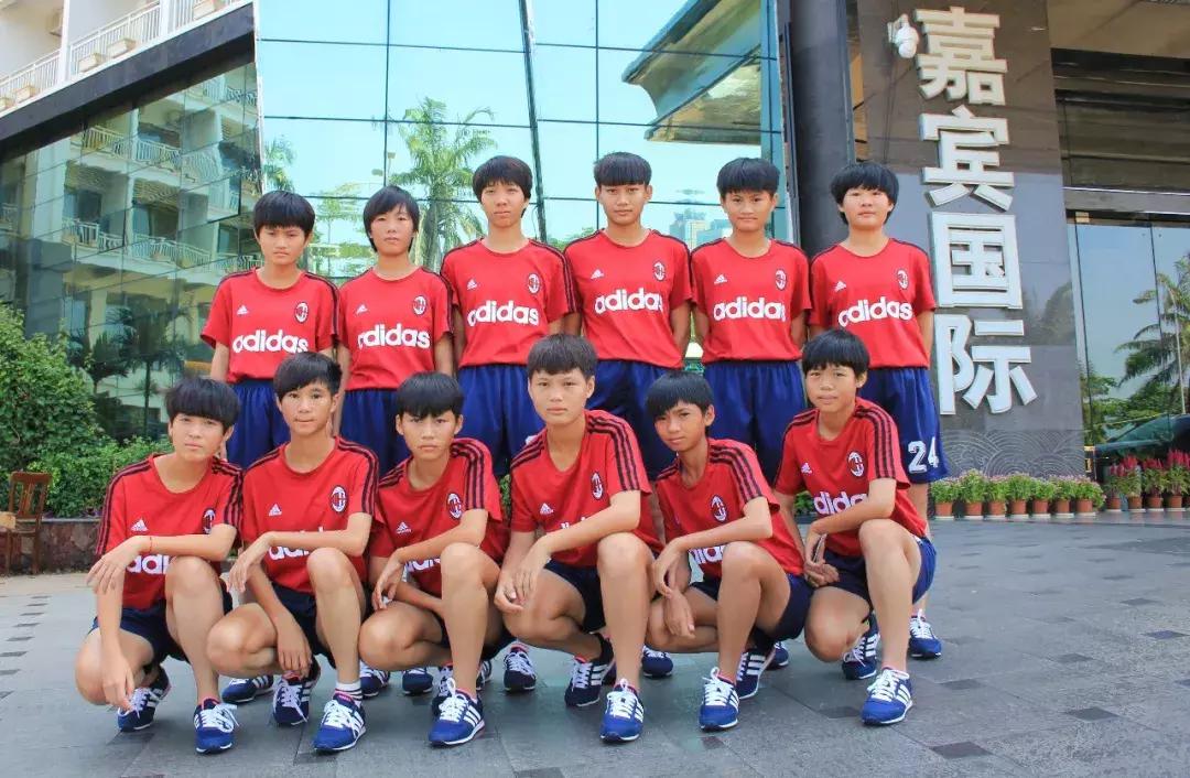 我国拿过几次世界杯冠军,足球史上最年轻的世界杯冠军