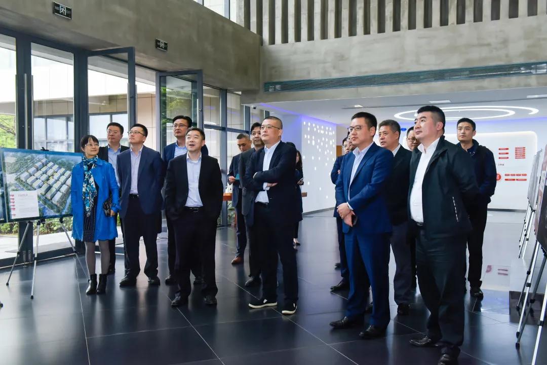 中国信达资产、南商银行组团赴吴中集团第一工园考察沟通