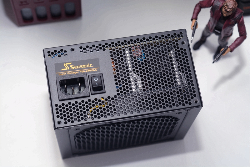 电脑的“心脏”不能马虎，换了新电源，谈谈高塔机箱走线