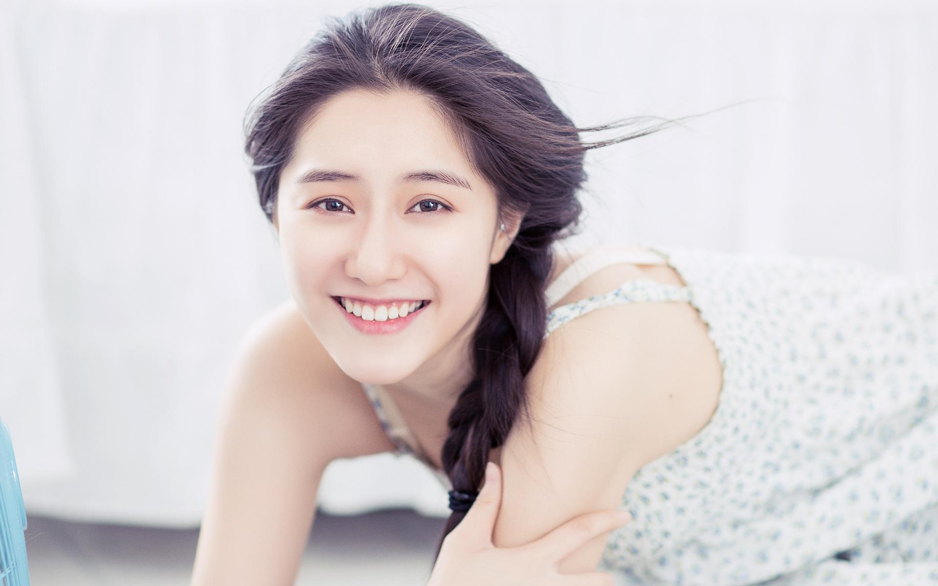 怎么拯救脱妆的妆容,不脱妆不暗沉的妆容教程