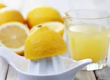 柠檬水的作用与功效禁忌和副作用,柠檬水功效与作用
