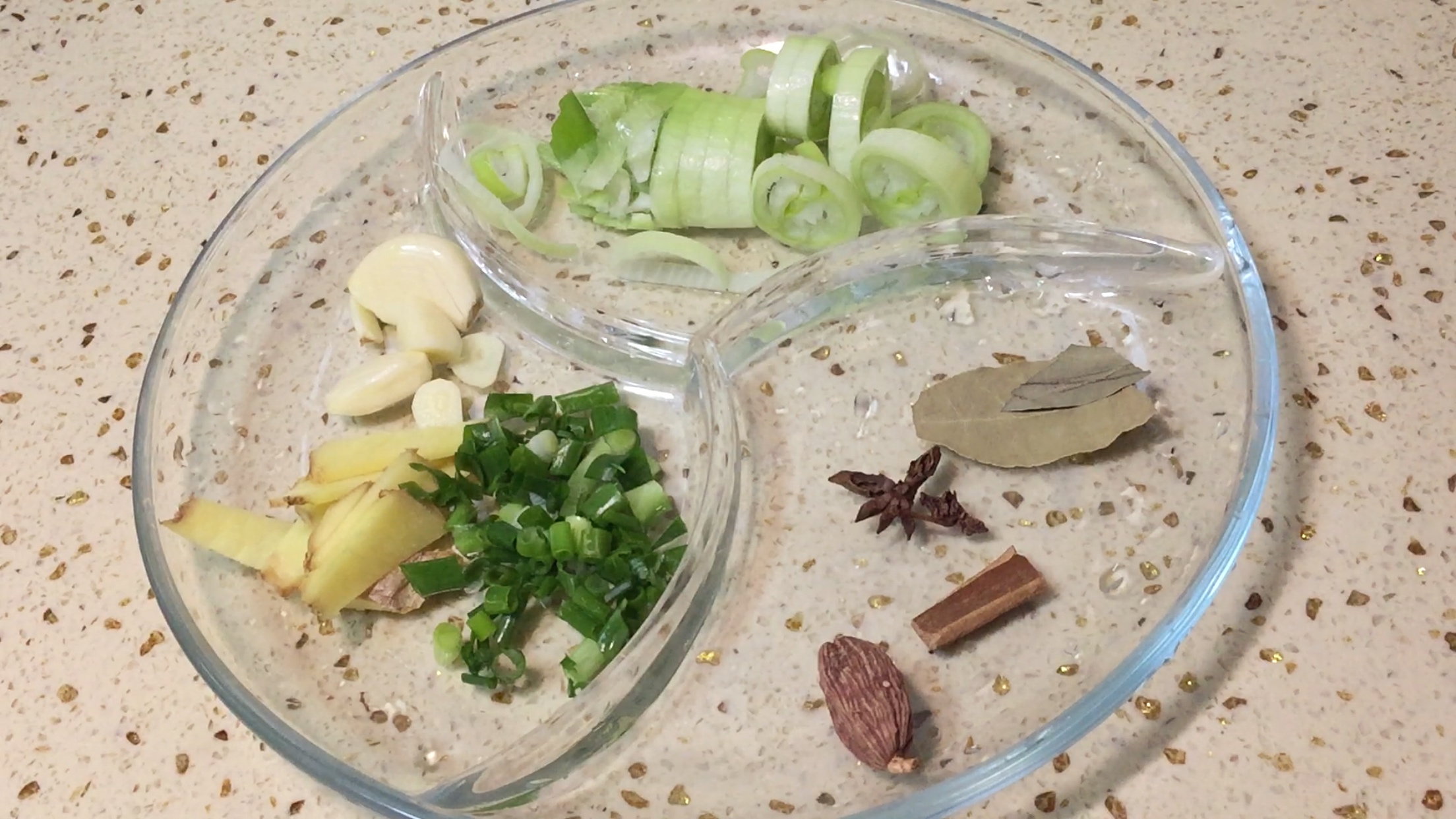 鸡爪下酒的方法,下酒鸡爪子最好吃的做法