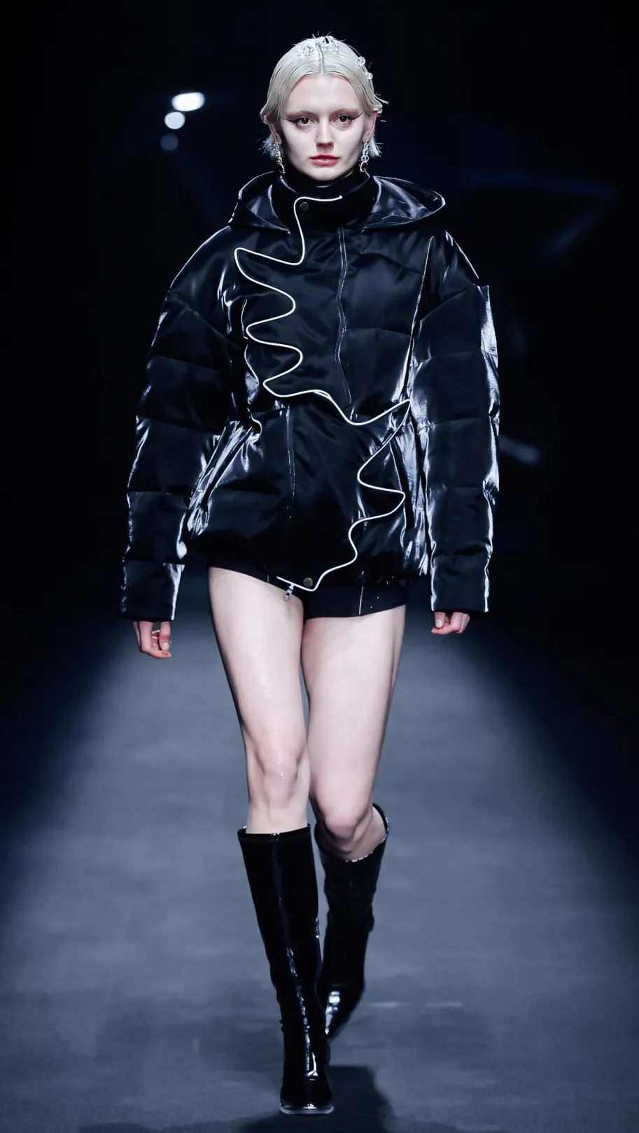 2021秋冬女装款式流行趋势,2018秋冬趋势报告巴黎时装周