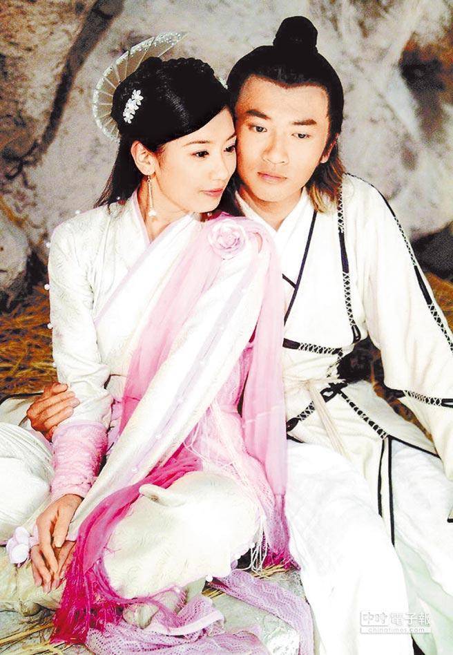 48岁贾静雯状态惊艳美貌仍然,贾静雯如何保持自己的颜值和身材