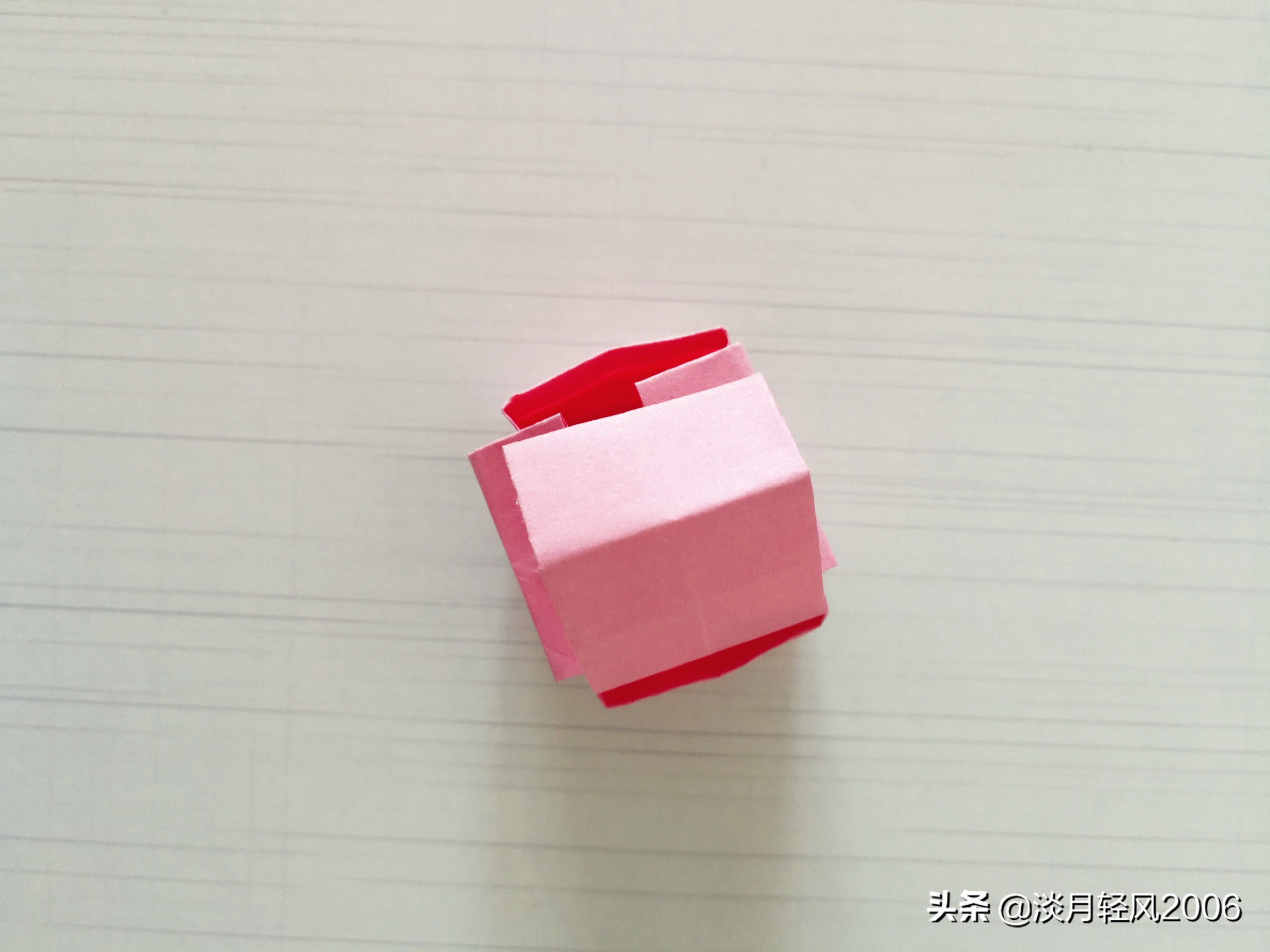 用小方块纸做一个手工,用纸怎样做一个小立方体