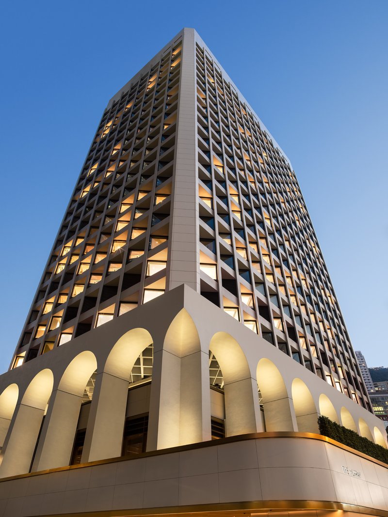 住进这座香港潮牌酒店，像是完成了一趟艺术旅行