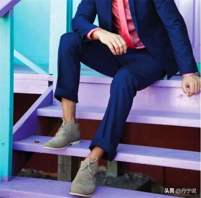 如何选购Chukka靴子呢？男人怎么穿都不会邋遢的“马球鞋”