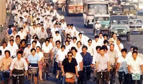 五十多年前“凤凰牌”自行车，150元一辆，放现在相当于多少钱？