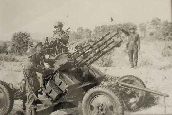 14.5机枪能打穿多厚的钢板,14.5毫米高射机枪到底有多强