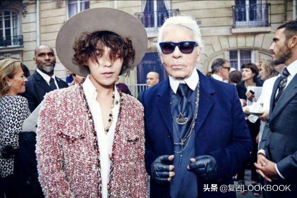 gd权志龙最新时尚排名,gd权志龙蓝色西装白匡威
