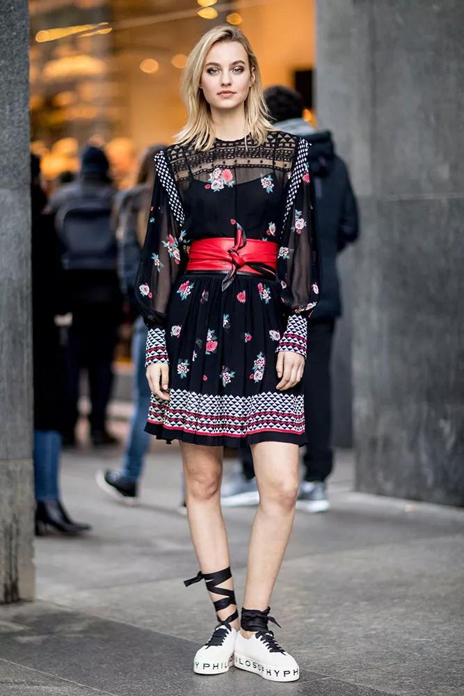 2020十大最火潮鞋百搭,2018最火的4双鞋穿上时髦一整年