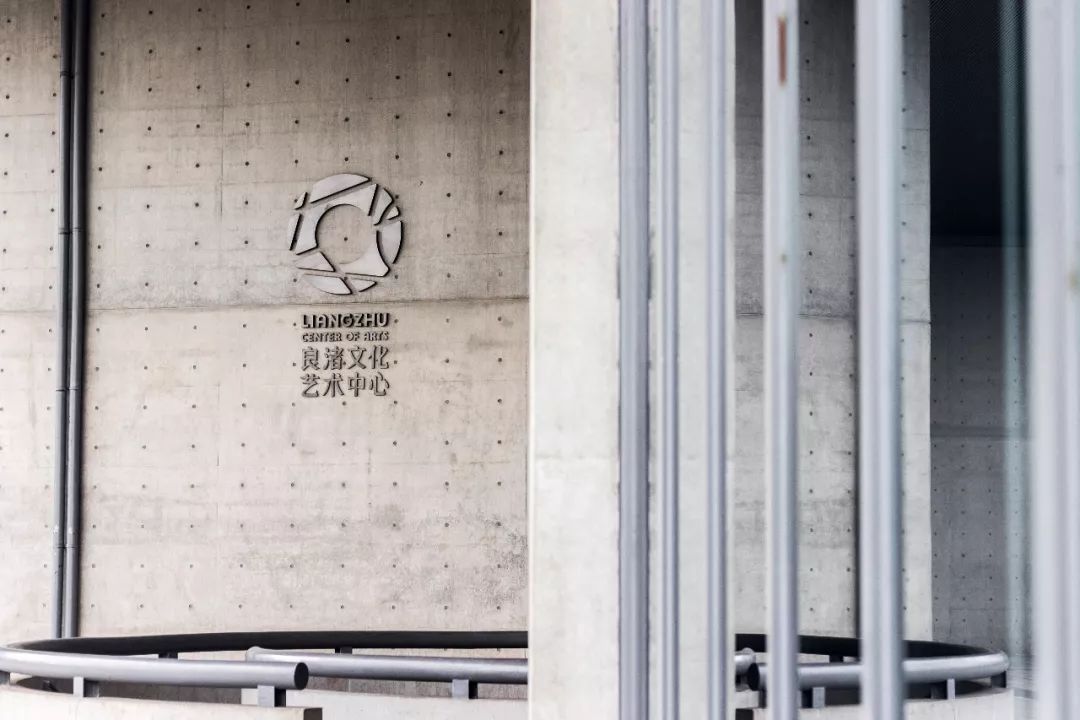 进了图书馆就不想走了的文案,进了图书馆就不想走了