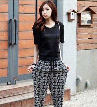 女性来例假为什么会有血疙瘩,经期排出很大很大的血块像肉一样