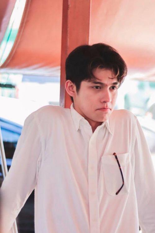 宋威龙泰剧,泰国假偶天成男主