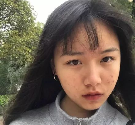 飞机杯被奶奶用来当袜子，这也太惨了吧