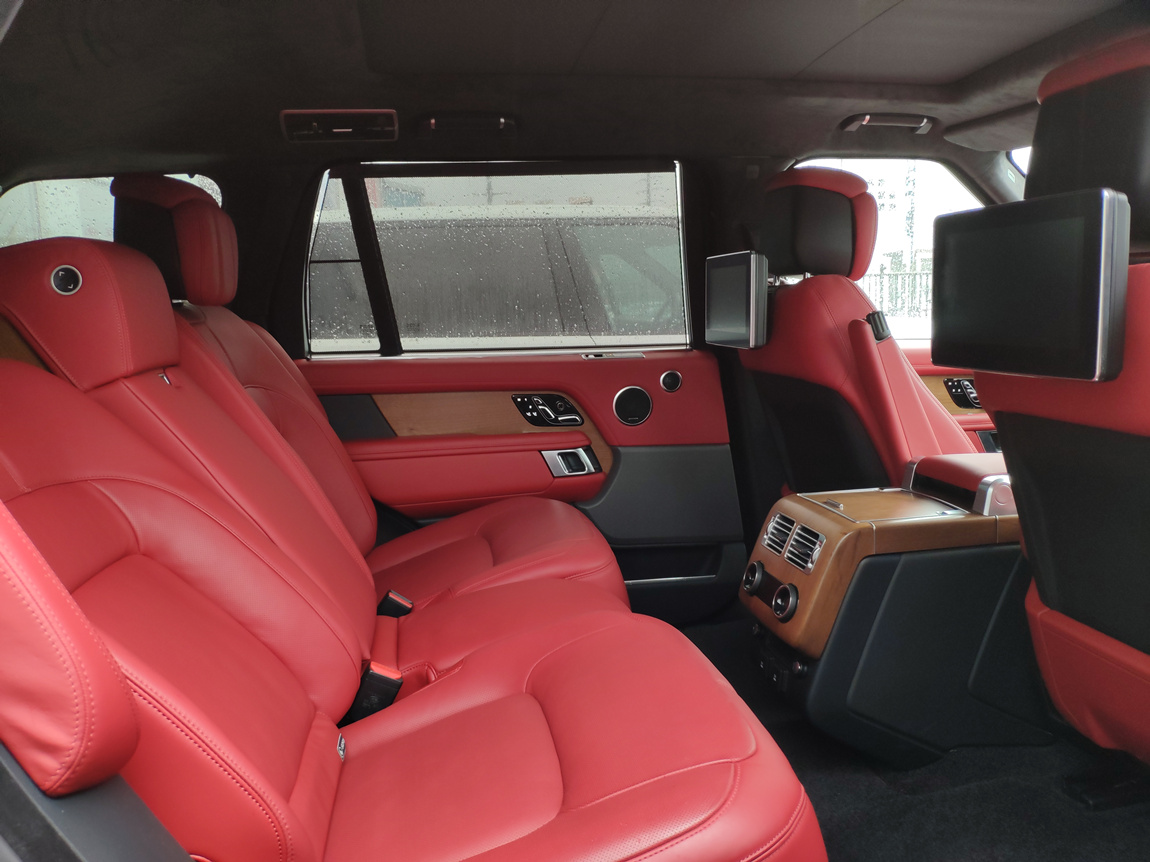 路虎揽胜尊崇创世加长霸气视频,霸气路虎揽胜加长白