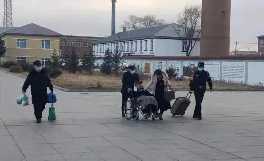 三分钟内干完一天的事,三分钟前他们发生了什么事翻译