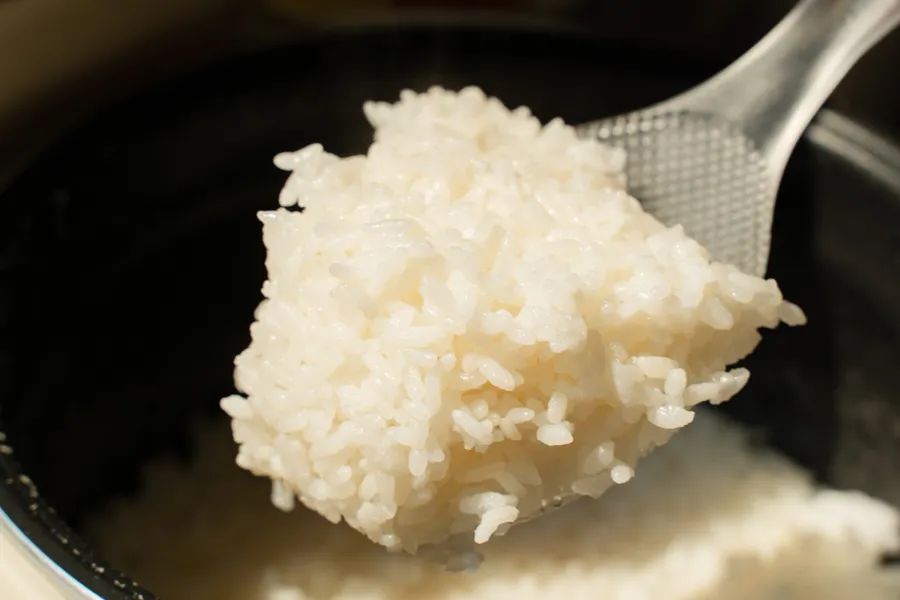 被薇娅直播间榨干零食预算后，写出了这篇测评报告（上）