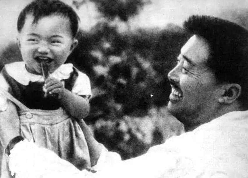 贺龙儿子贺鹏飞：42岁成少将，中国能有第一艘舰母，他功不可没