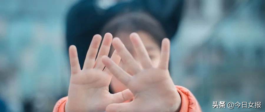 4岁女童遭亲爸殴打致肠子破裂,长沙9岁小孩被殴打