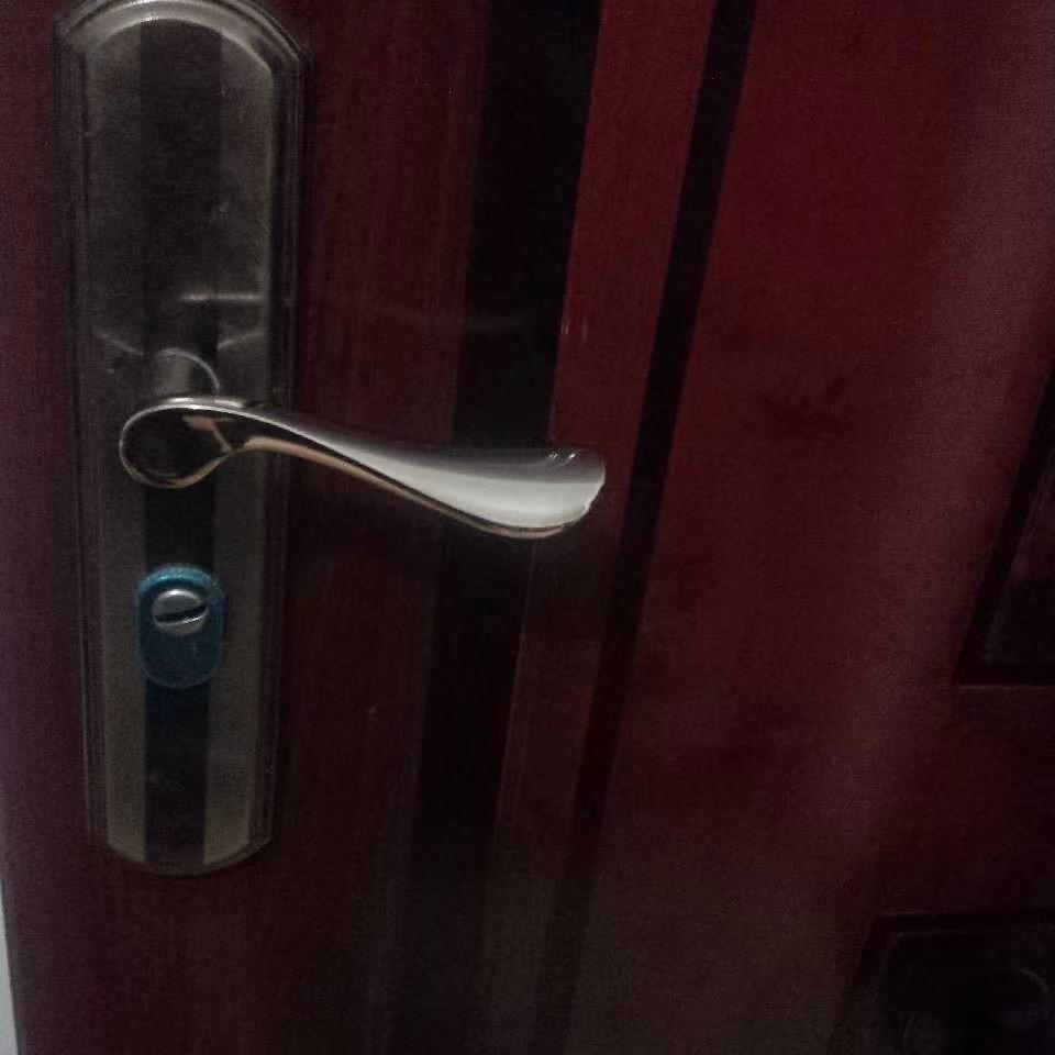 车门把手断了换个多少钱,门把手断了咋修复小窍门