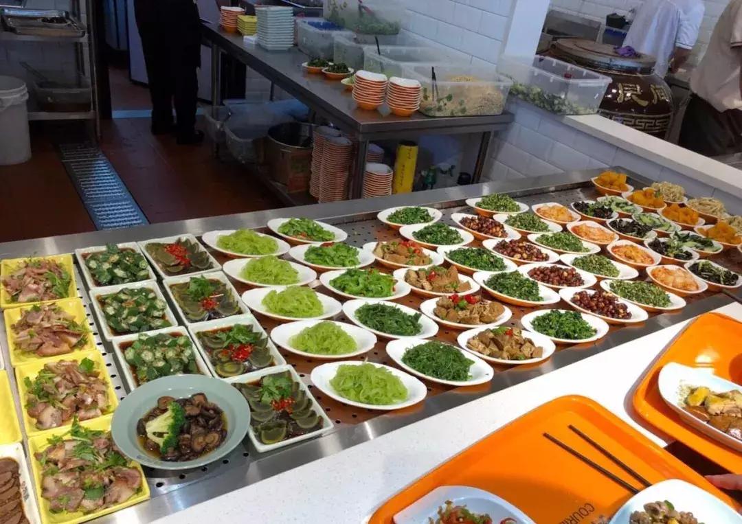 无锡梅村服务区女士停车位,高速服务区女司机专用停车位