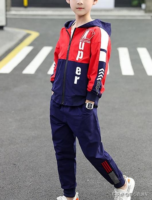 童装韩系风中大童,中大童装8-16岁运动衣