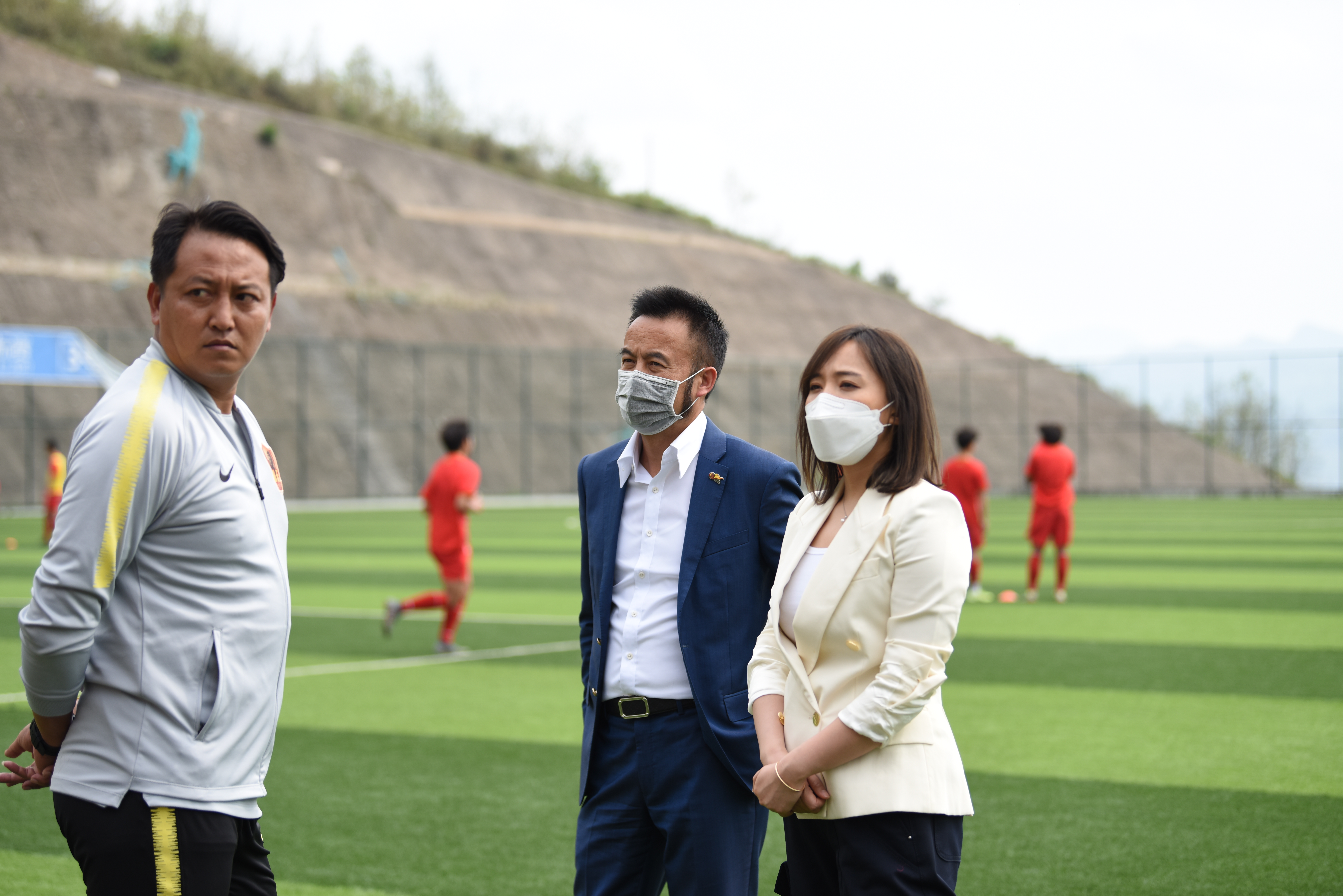 有序复工复产丨文筱婷董事长率队到都匀看望慰问一线队及各级梯队