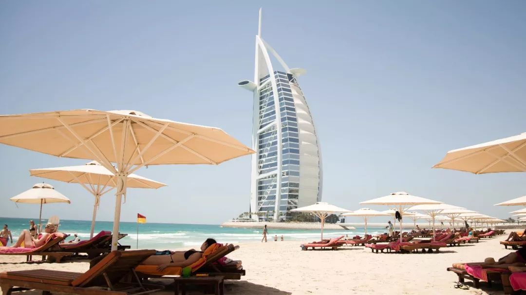 靠捡垃圾成为千亿富豪,靠捡垃圾成为千亿富翁合集